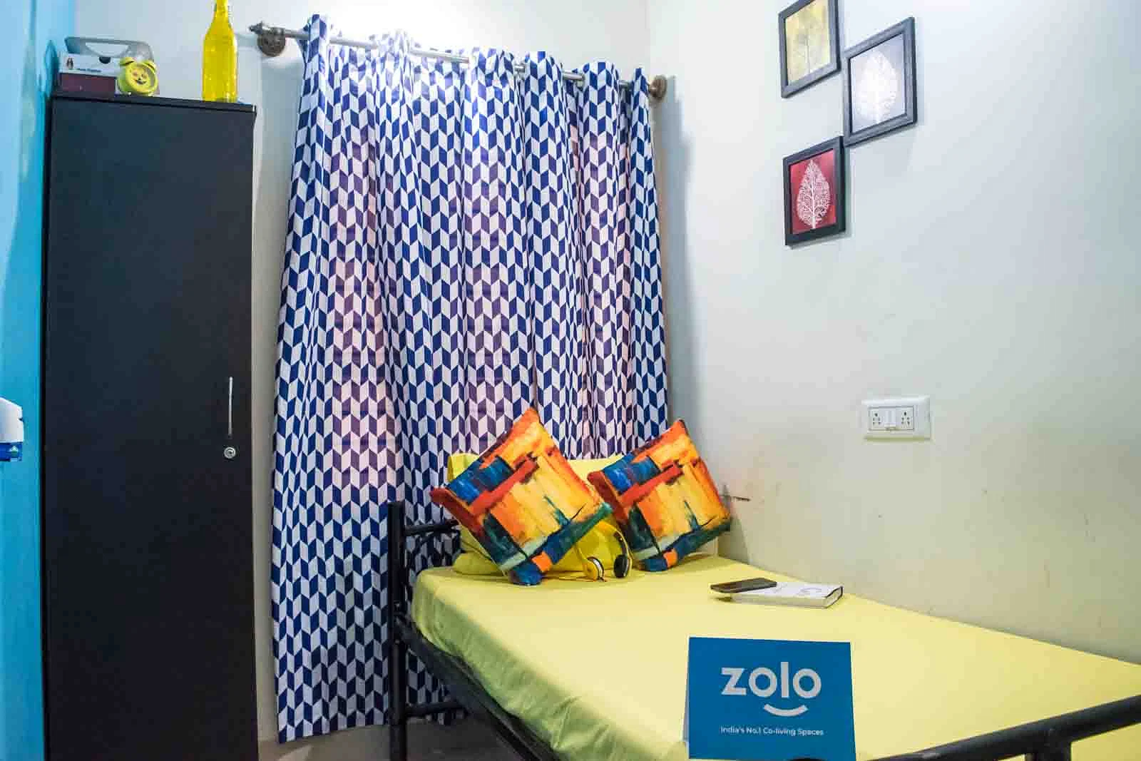 budget-friendly PGs and hostels for boys and girls with single rooms with daily hopusekeeping-Zolo Park View