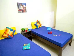 luxury pg rooms for working professionals ladies with private bathrooms in Bangalore-Zolo Carnations