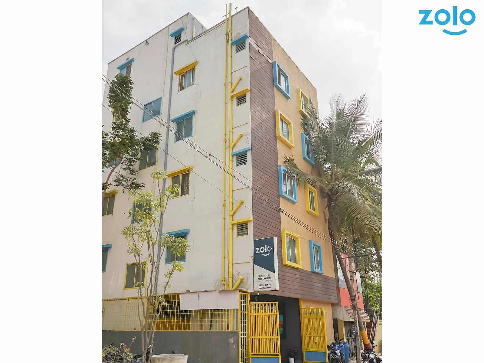 budget-friendly PGs and hostels for couple with single rooms with daily hopusekeeping-Zolo Odyssey