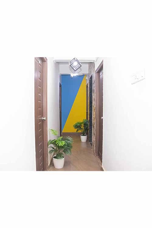 luxury pg rooms for working professionals couple with private bathrooms in Bangalore-Zolo Cinnamon