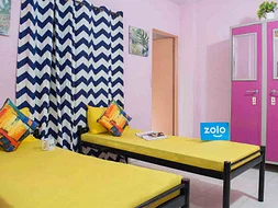 luxury pg rooms for working professionals girls with private bathrooms in Pune-Zolo Rainbow for Women