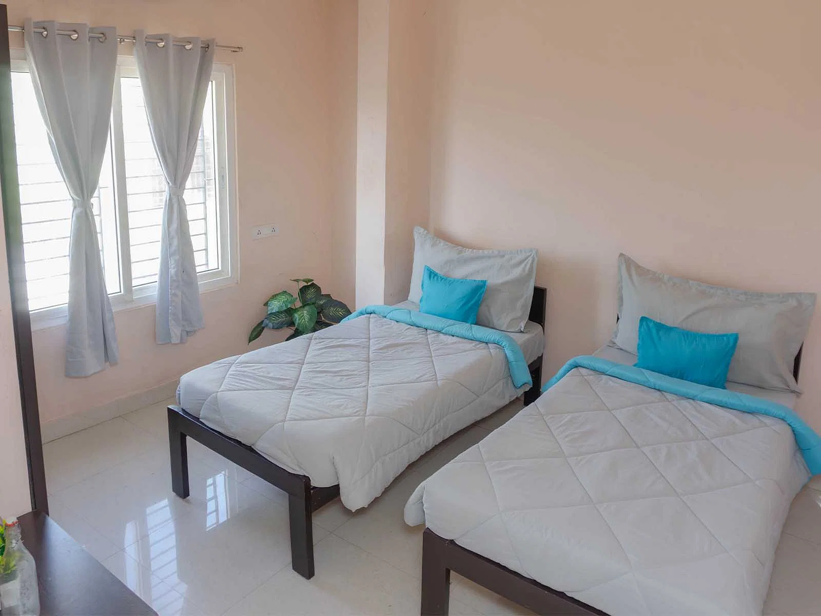 pgs in Thoraipakkam with Daily housekeeping facilities and free Wi-Fi-Zolo Bohemia