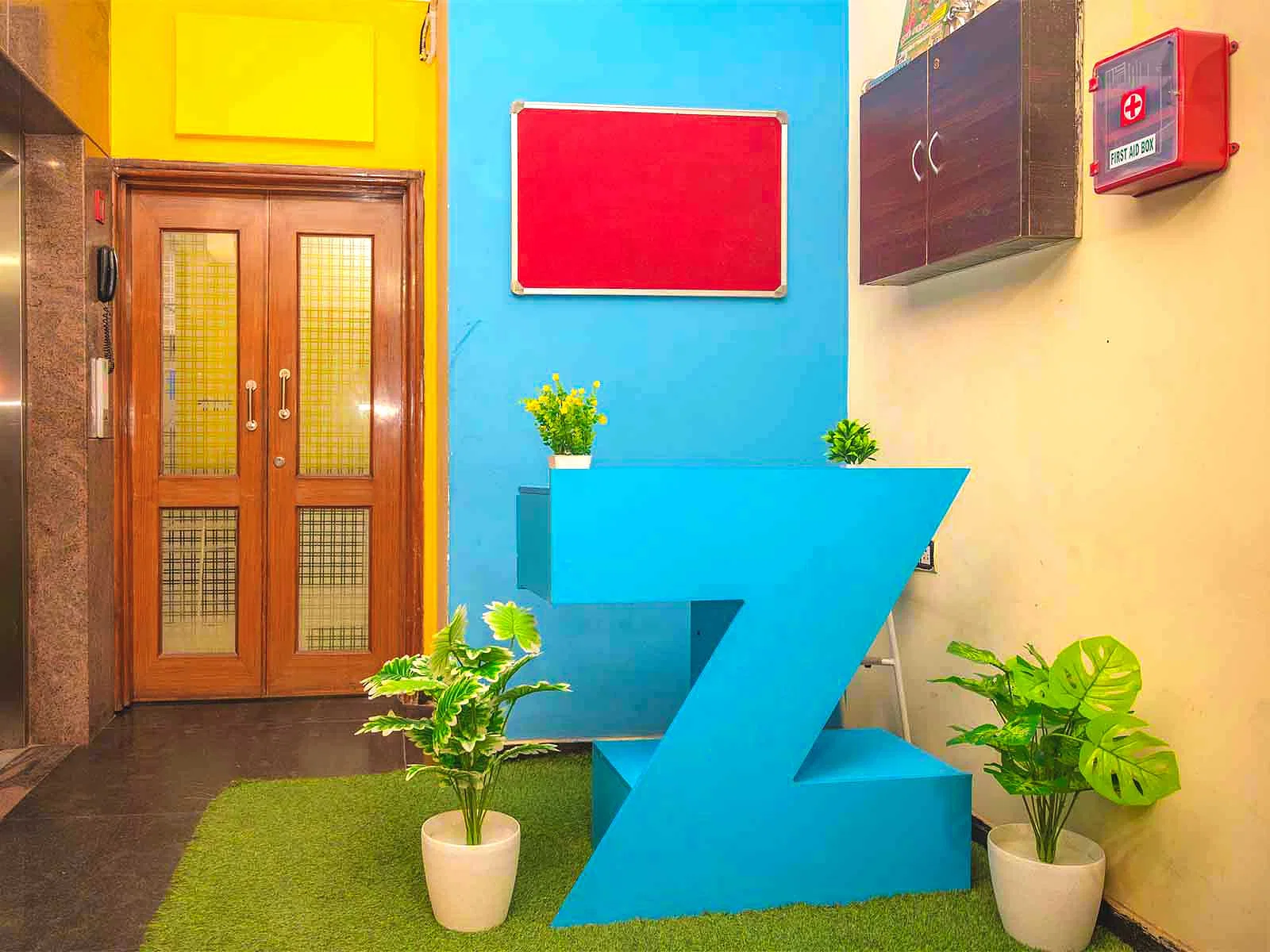 budget-friendly PGs and hostels for unisex with single rooms with daily hopusekeeping-Zolo Nebula