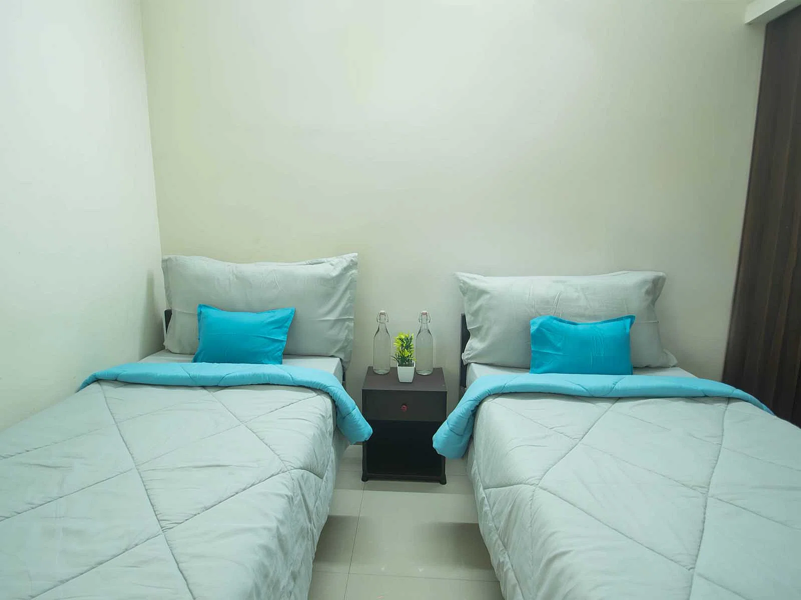 Fully furnished single/sharing rooms for rent in Porur with no brokerage-apply fast-Zolo Demure