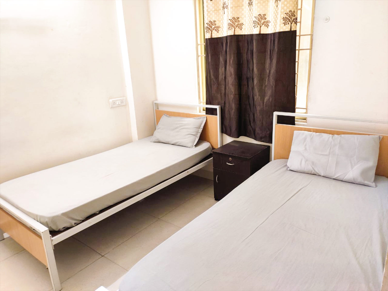 best PGs for couple in Bangalore near major IT companies-book now-Zolo Knight