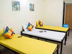 luxury pg rooms for working professionals boys and girls with private bathrooms in Pune-Zolo Highrollers