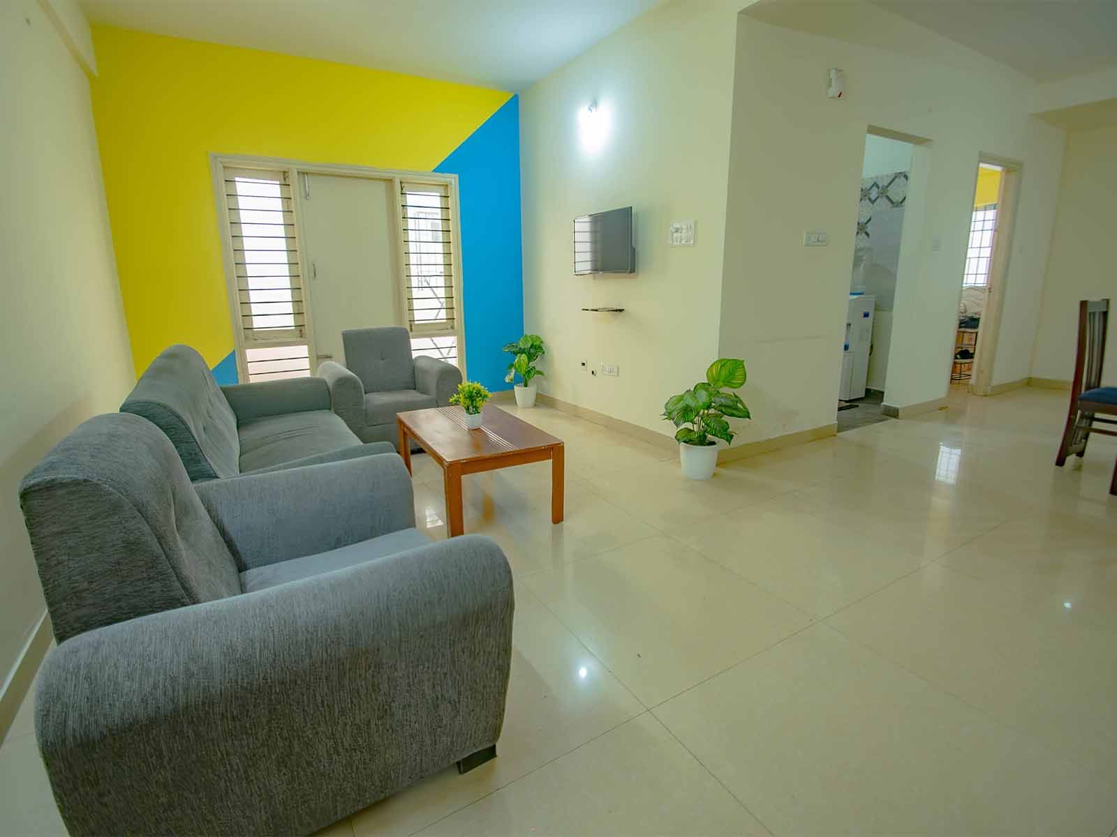 luxury pg rooms for working professionals couple with private bathrooms in Bangalore-Zolo Cygnus