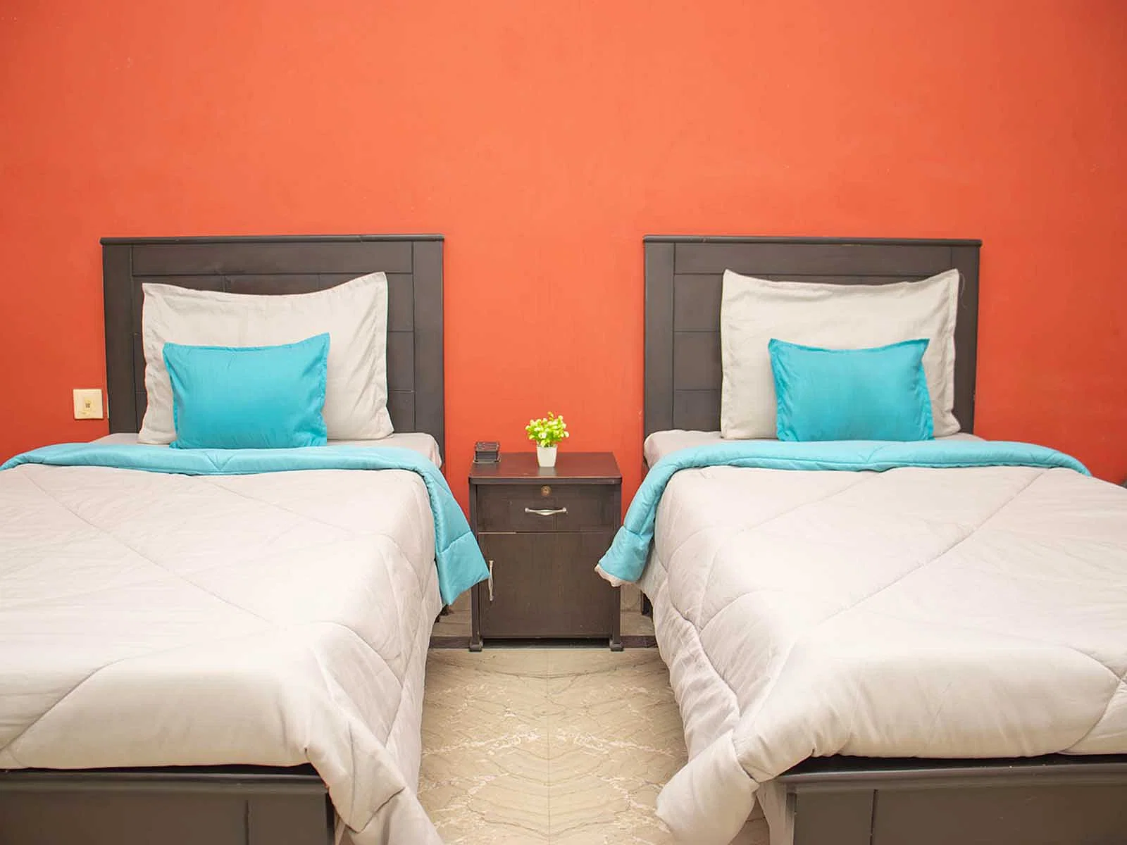 best unisex PGs in prime locations of Noida with all amenities-book now-Zolo Espace