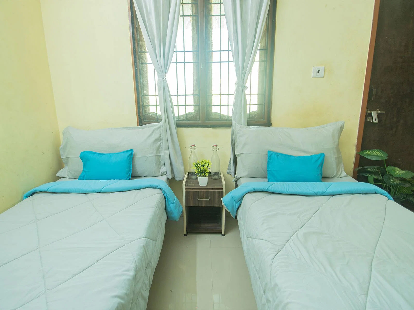 safe and affordable hostels for men students with 24/7 security and CCTV surveillance-Zolo Quintain