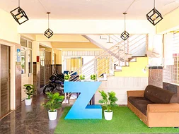 luxury pg rooms for working professionals boys and girls with private bathrooms in Bangalore-Zolo Cronos