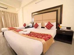 Affordable single rooms for students and working professionals in Vadapalani-Chennai-Zolo Ascot