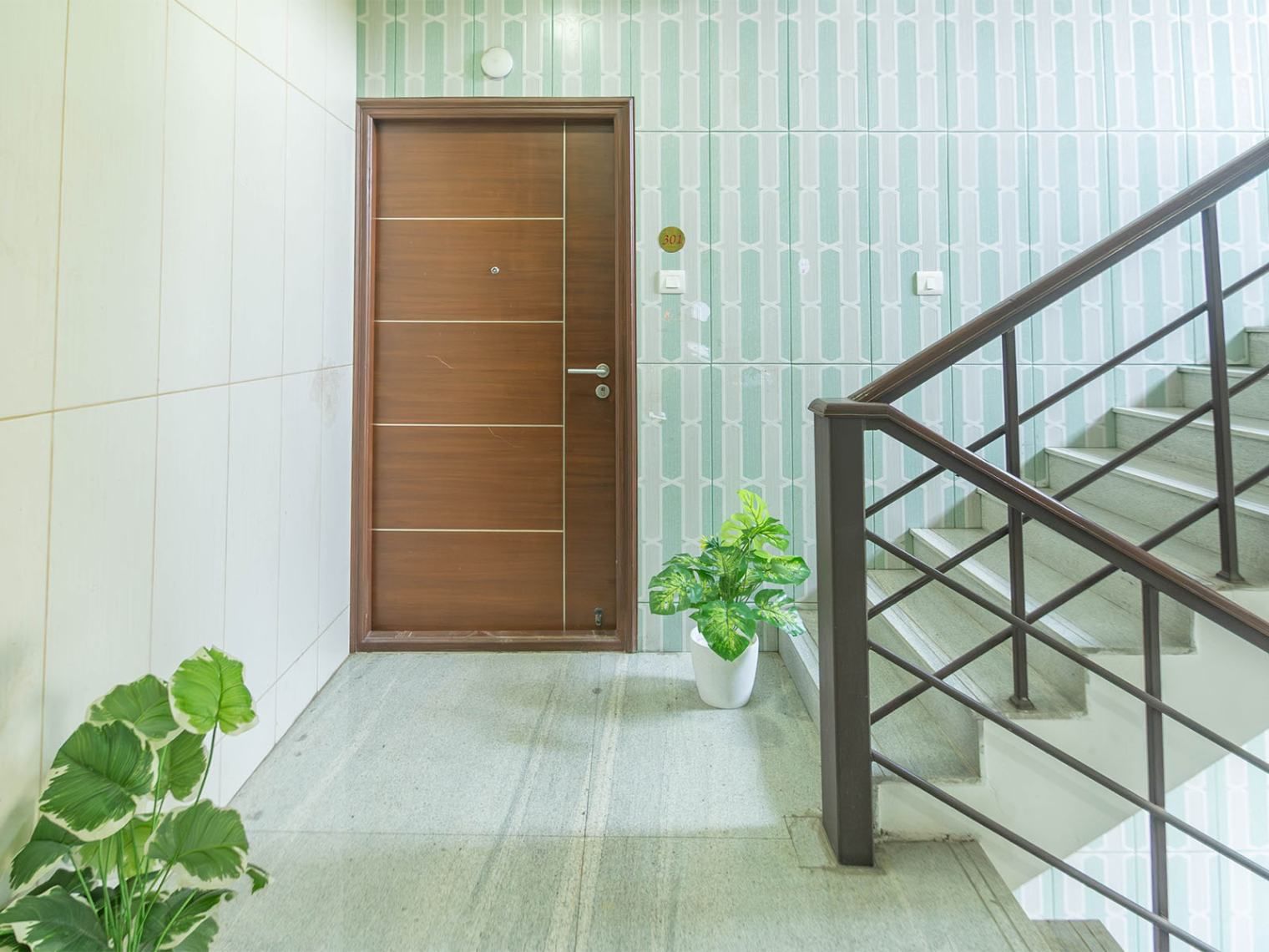 luxury PG accommodations with modern Wi-Fi, AC, and TV in Anna Nagar-Chennai-Zolo Flyer