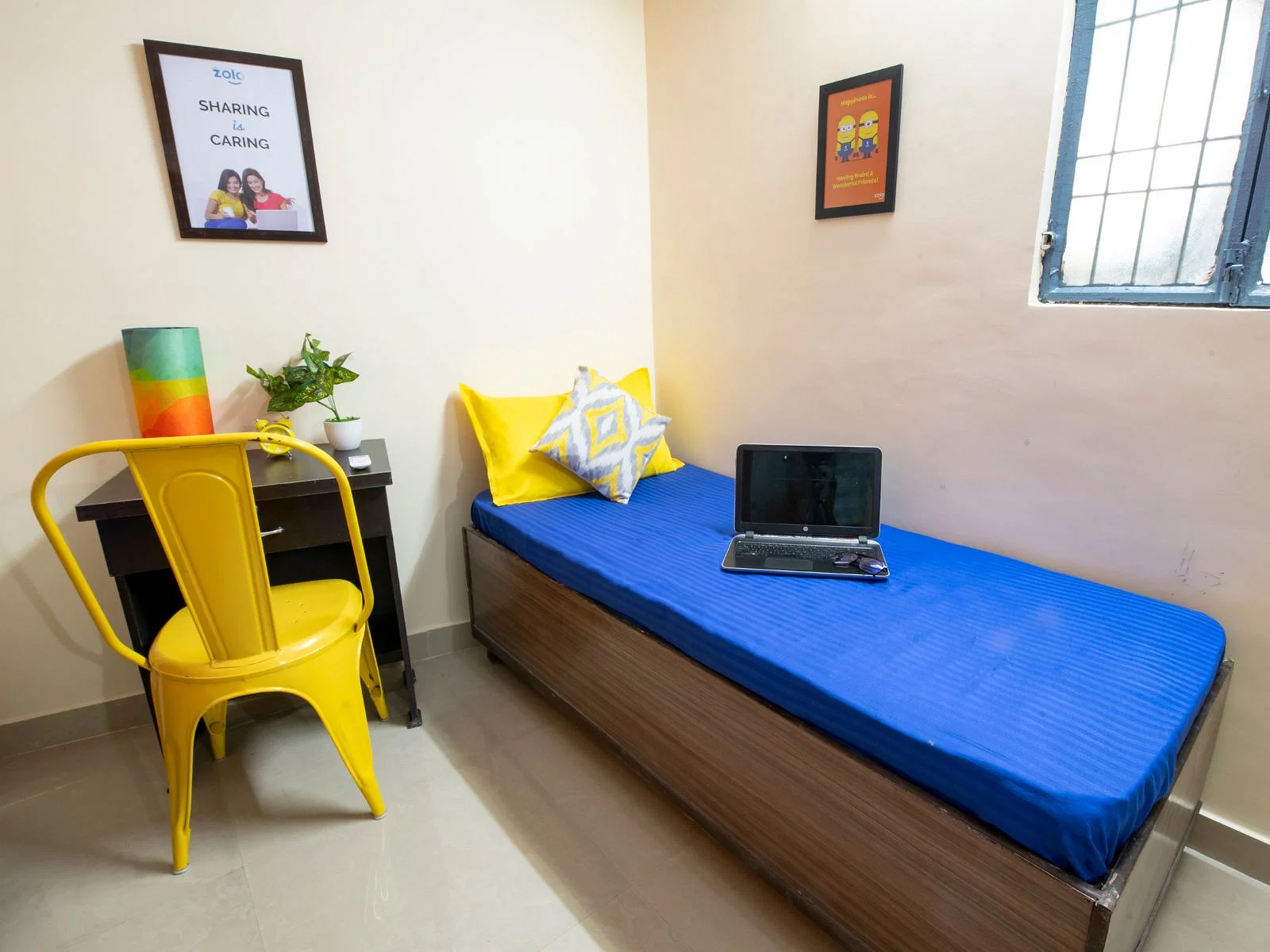 luxury PG accommodations with modern Wi-Fi, AC, and TV in Satya Niketan-Delhi-Zolo Amigos