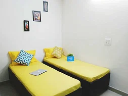 luxury pg rooms for working professionals gents with private bathrooms in Delhi-Zolo Youth