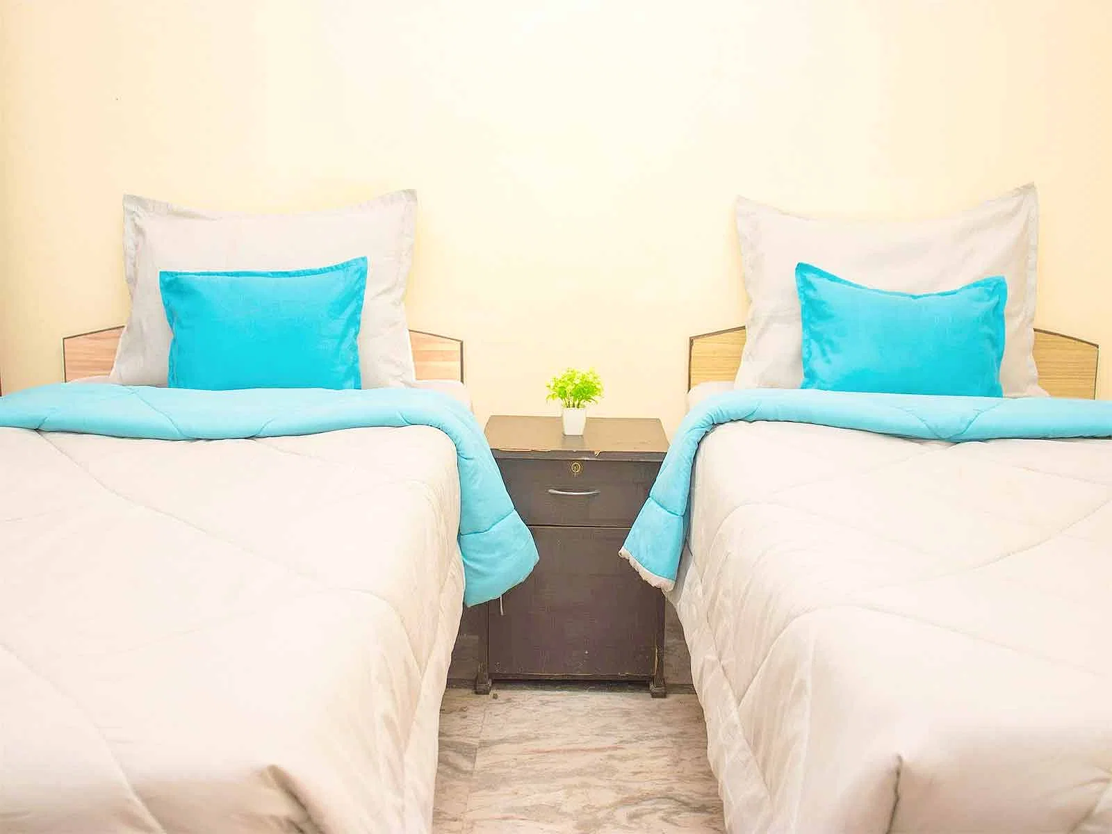 best Coliving rooms with high-speed Wi-Fi, shared kitchens, and laundry facilities-Zolo Sparsh