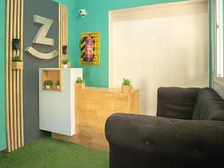 luxury pg rooms for working professionals boys with private bathrooms in Coimbatore-Zolo Mayflower