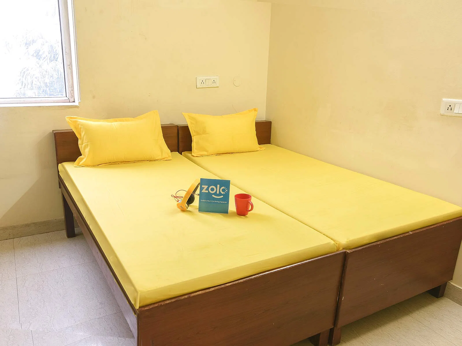 Affordable single rooms for students and working professionals in Sector 49-Gurugram-Zolo Bloom