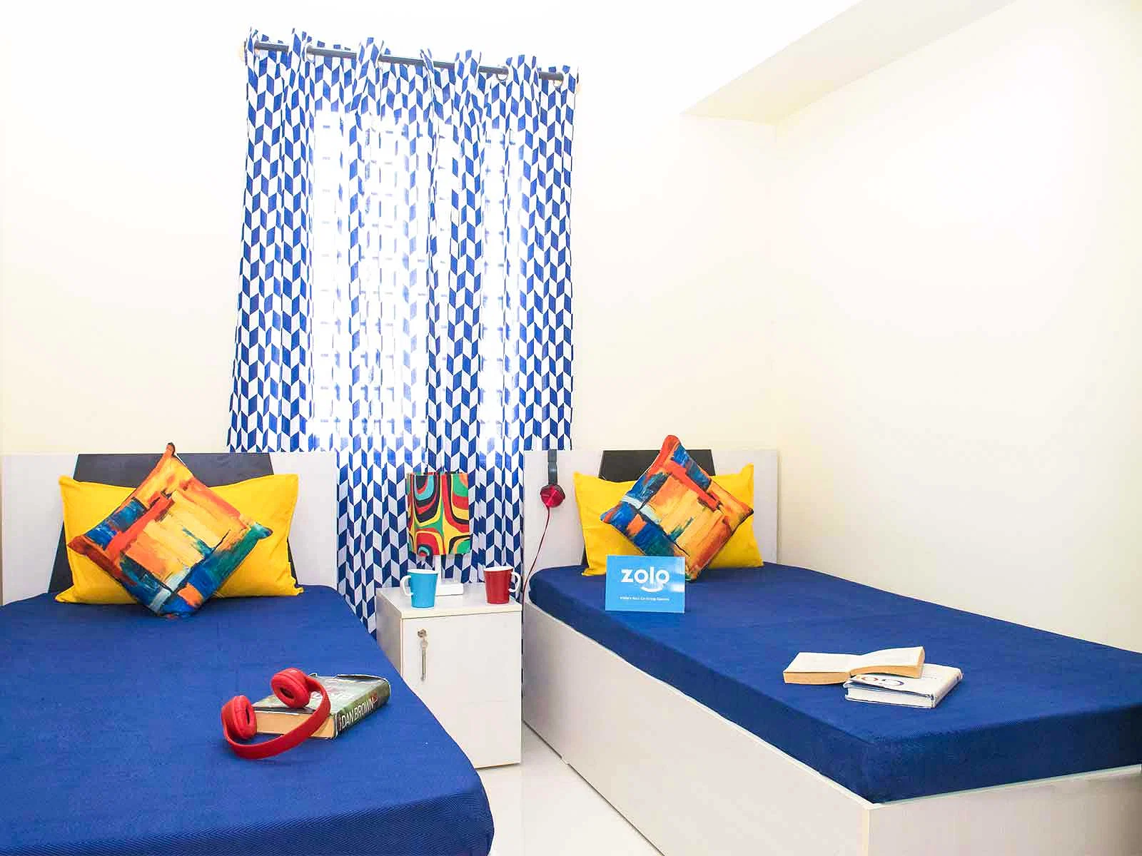 budget-friendly PGs and hostels for couple with single rooms with daily hopusekeeping-Zolo Selene