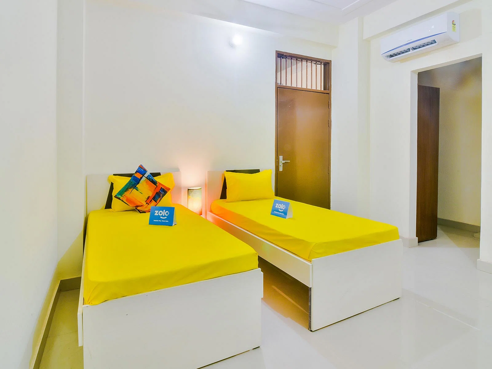 pgs in Sector 48 with Daily housekeeping facilities and free Wi-Fi-Zolo La Lagoon