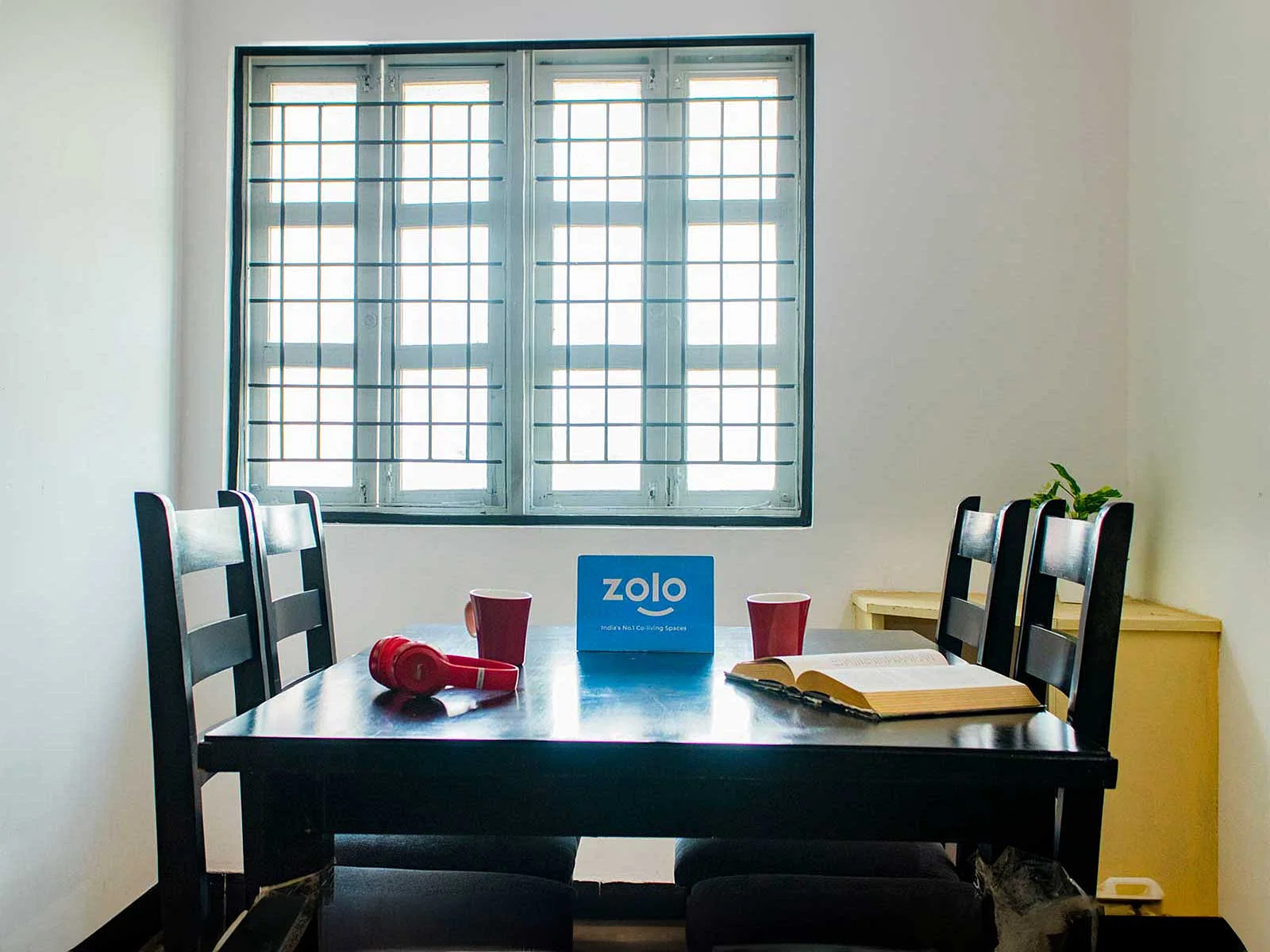 Affordable single rooms for students and working professionals in Koramangala-Bangalore-Zolo Jazz
