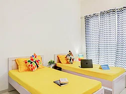 luxury pg rooms for working professionals boys with private bathrooms in Mumbai-Zolo Meadows