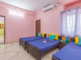safe and affordable hostels for unisex students with 24/7 security and CCTV surveillance-Zolo Park Town