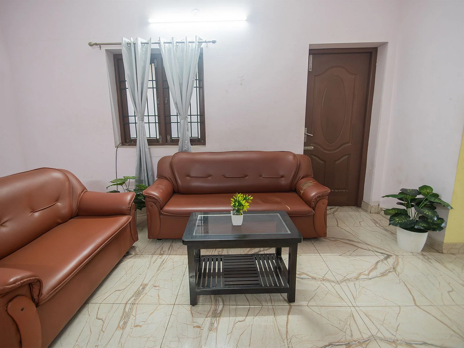 pgs in Iyyappanthangal with Daily housekeeping facilities and free Wi-Fi-Zolo Park Town