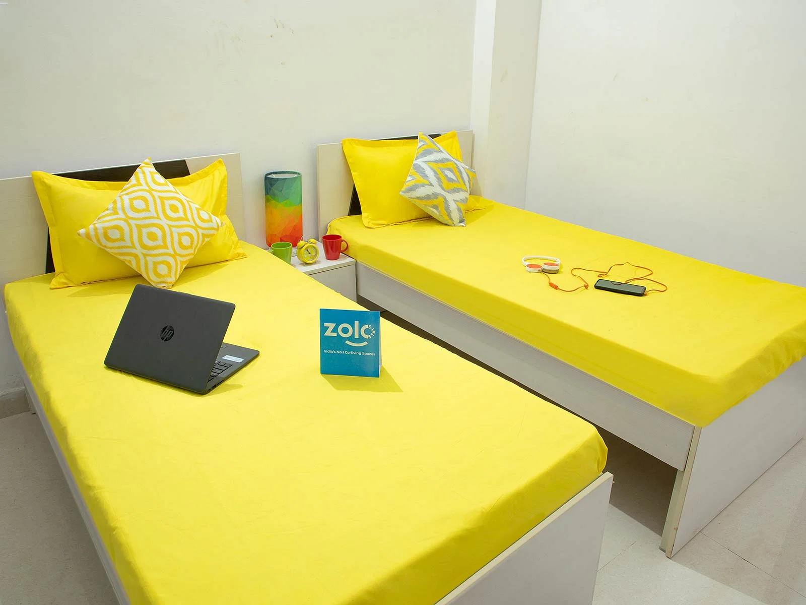 luxury PG accommodations with modern Wi-Fi, AC, and TV in Sector 35-Noida-Zolo Cube