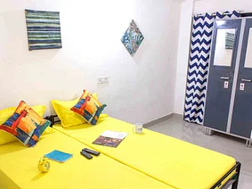 luxury PG accommodations with modern Wi-Fi, AC, and TV in Hinjewadi Phase 1-Pune-Zolo Ample