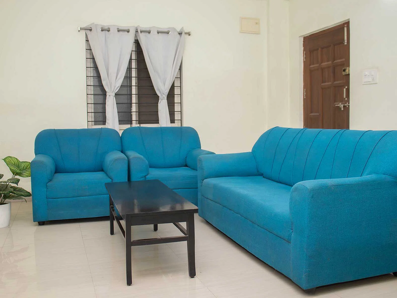 luxury PG accommodations with modern Wi-Fi, AC, and TV in KPHB-Hyderabad-Zolo Grit