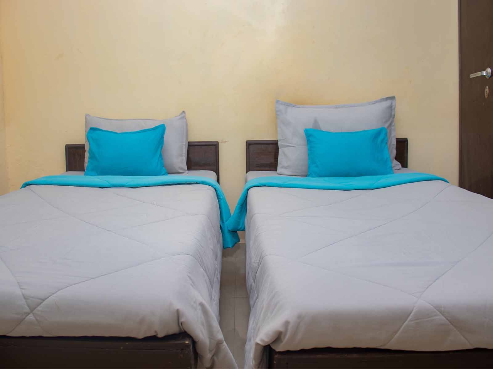 best Coliving rooms with high-speed Wi-Fi, shared kitchens, and laundry facilities-Zolo Artemis