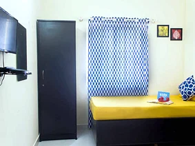 safe and affordable hostels for couple students with 24/7 security and CCTV surveillance-Zolo Hamilton