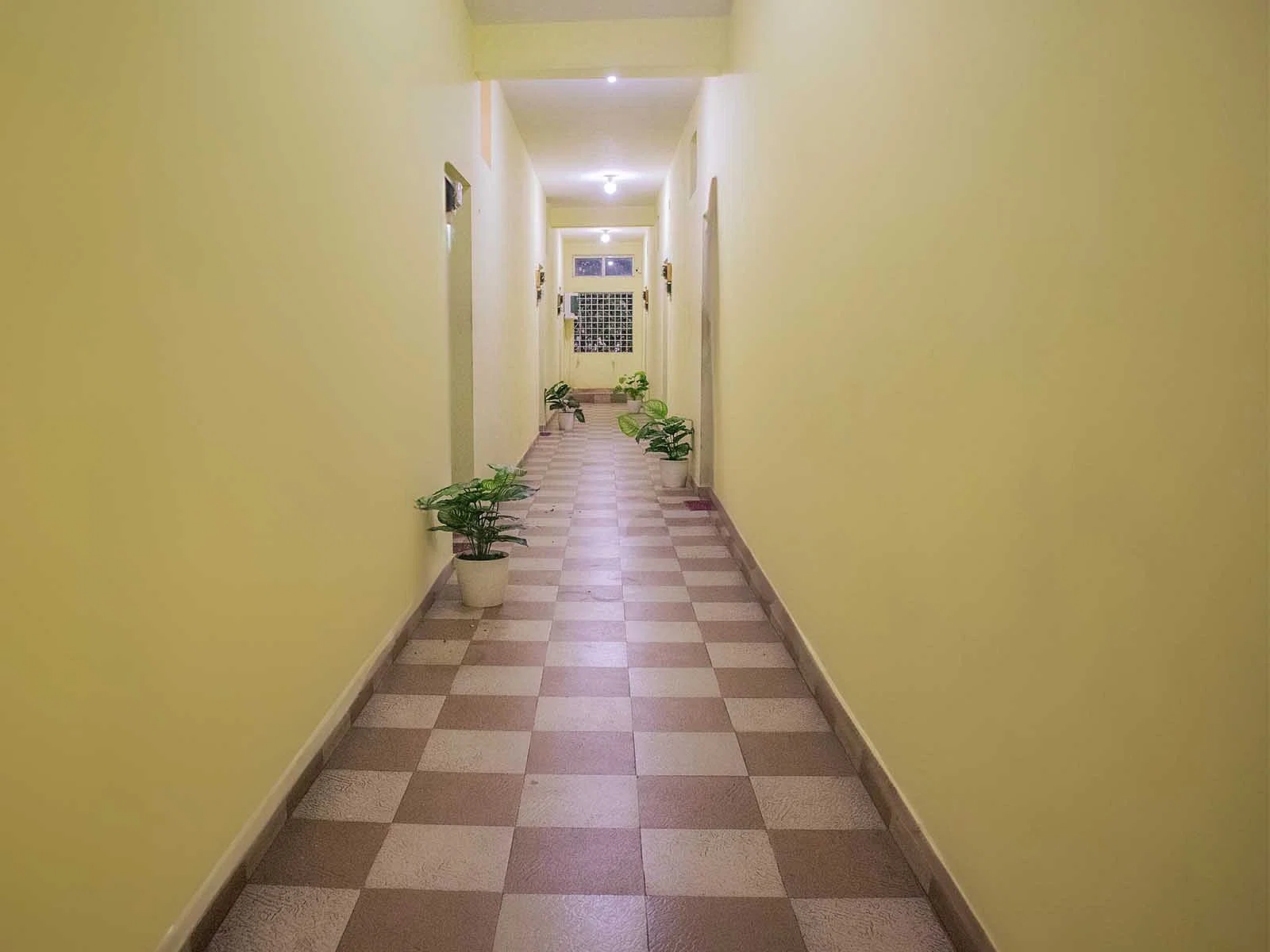 luxury PG accommodations with modern Wi-Fi, AC, and TV in Peelamedu-Coimbatore-Zolo Captive