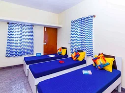 safe and affordable hostels for couple students with 24/7 security and CCTV surveillance-Zolo Jasmin