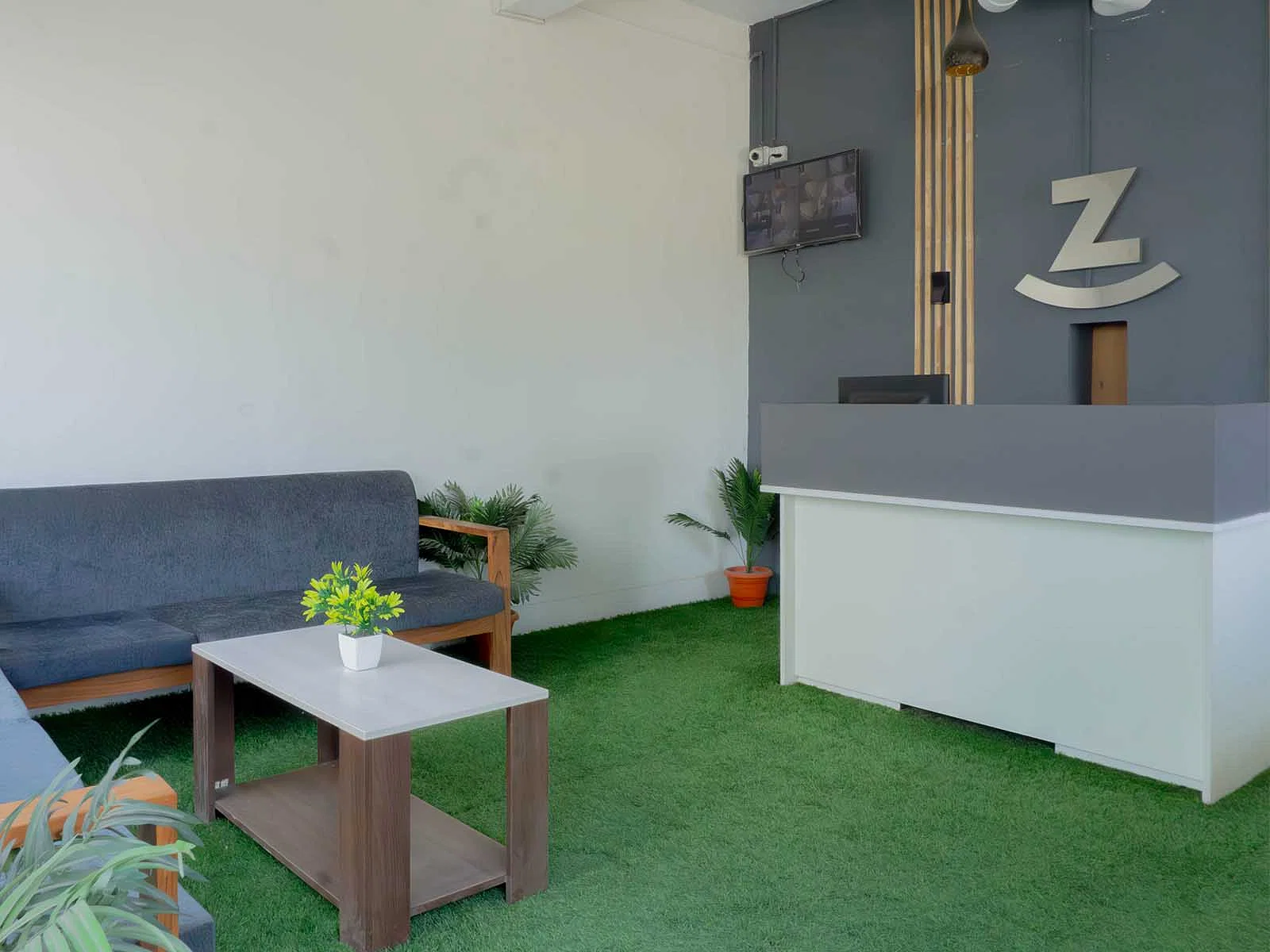 best Coliving rooms with high-speed Wi-Fi, shared kitchens, and laundry facilities-Zolo Darshan