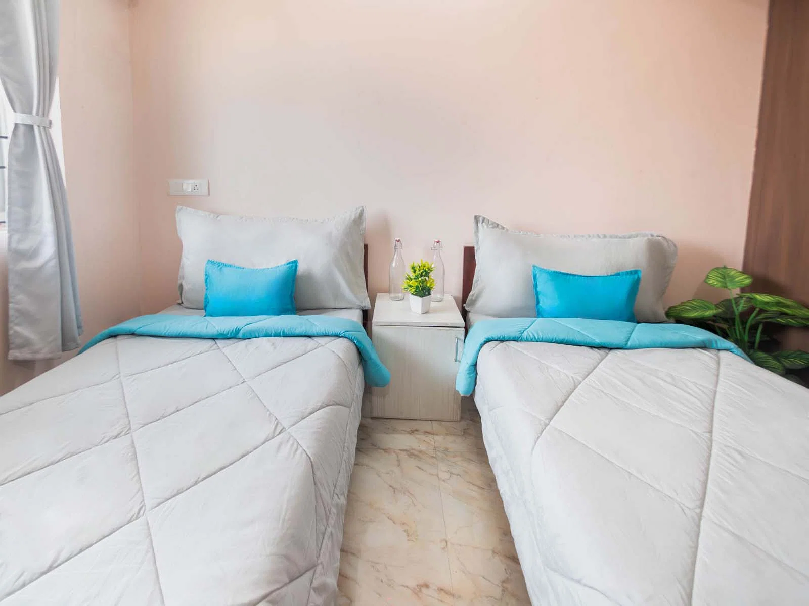 best Coliving rooms with high-speed Wi-Fi, shared kitchens, and laundry facilities-Zolo Rozzby