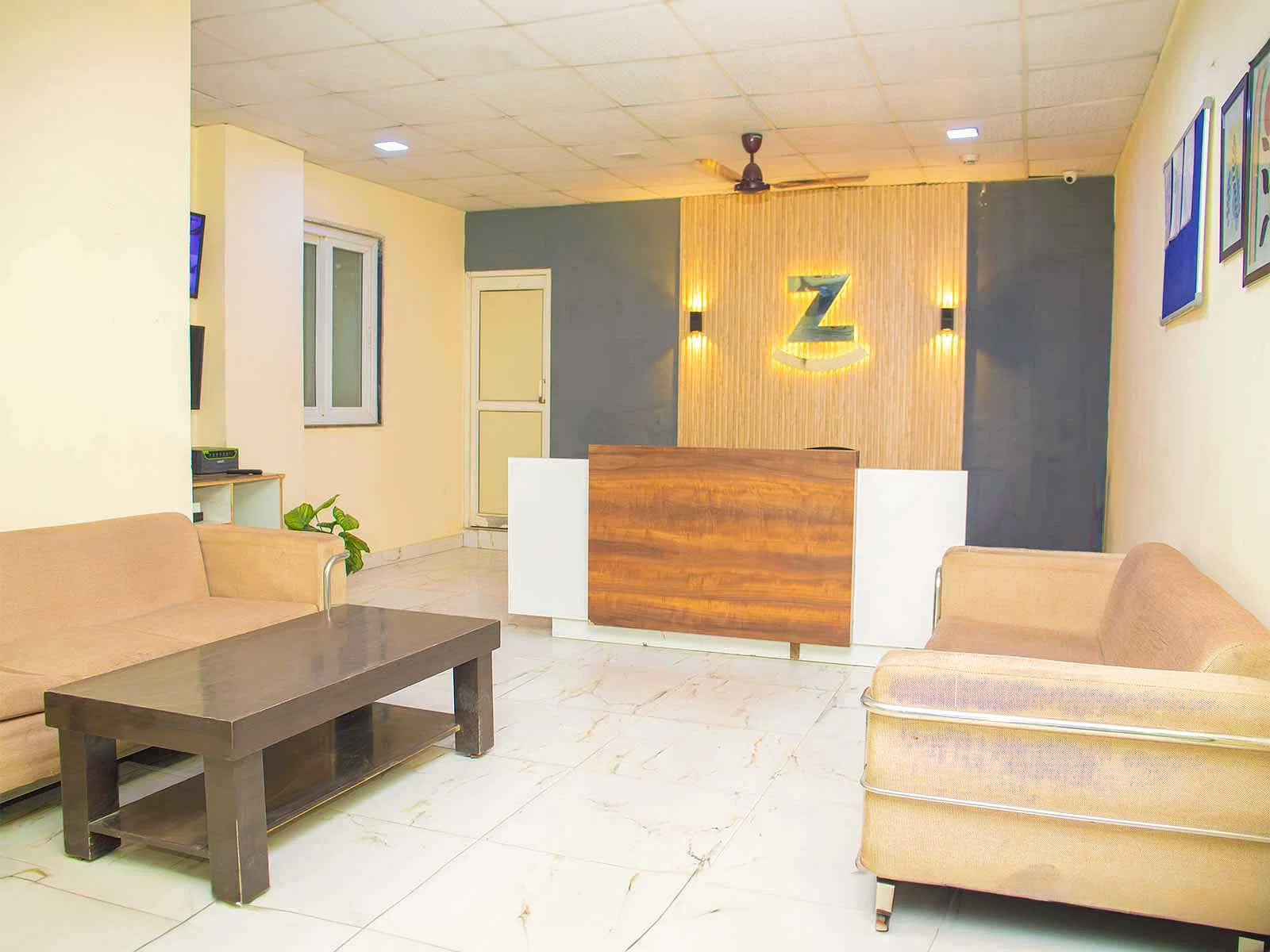 Affordable single rooms for students and working professionals in Sector 104-Noida-Zolo Frontier