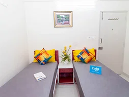 safe and affordable hostels for couple students with 24/7 security and CCTV surveillance-Zolo Maven