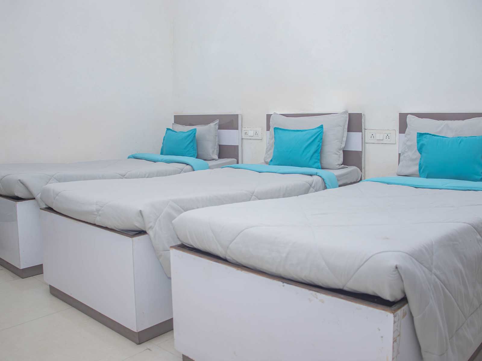 best Coliving rooms with high-speed Wi-Fi, shared kitchens, and laundry facilities-Zolo Bluebell