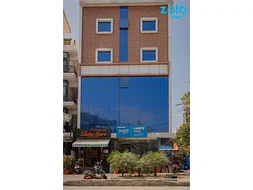 luxury pg rooms for working professionals men and women with private bathrooms in Bangalore-Zolo Lance