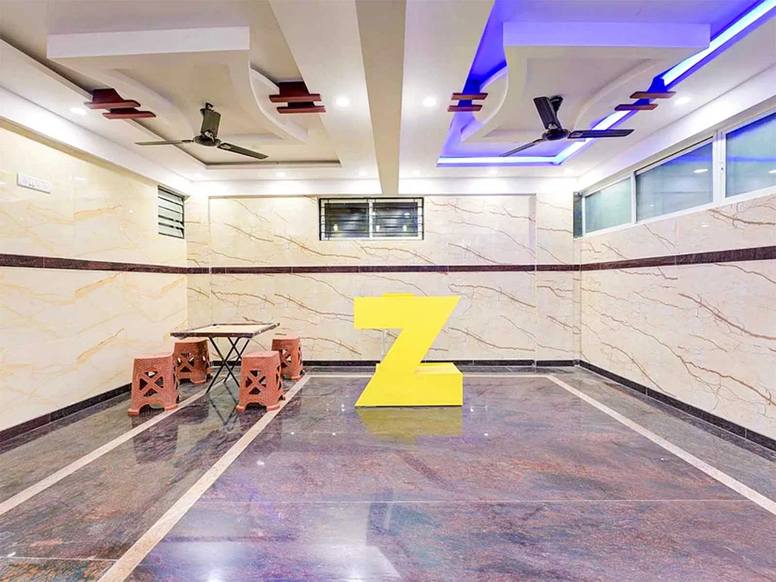 luxury pg rooms for working professionals boys and girls with private bathrooms in Bangalore-Zolo Aster