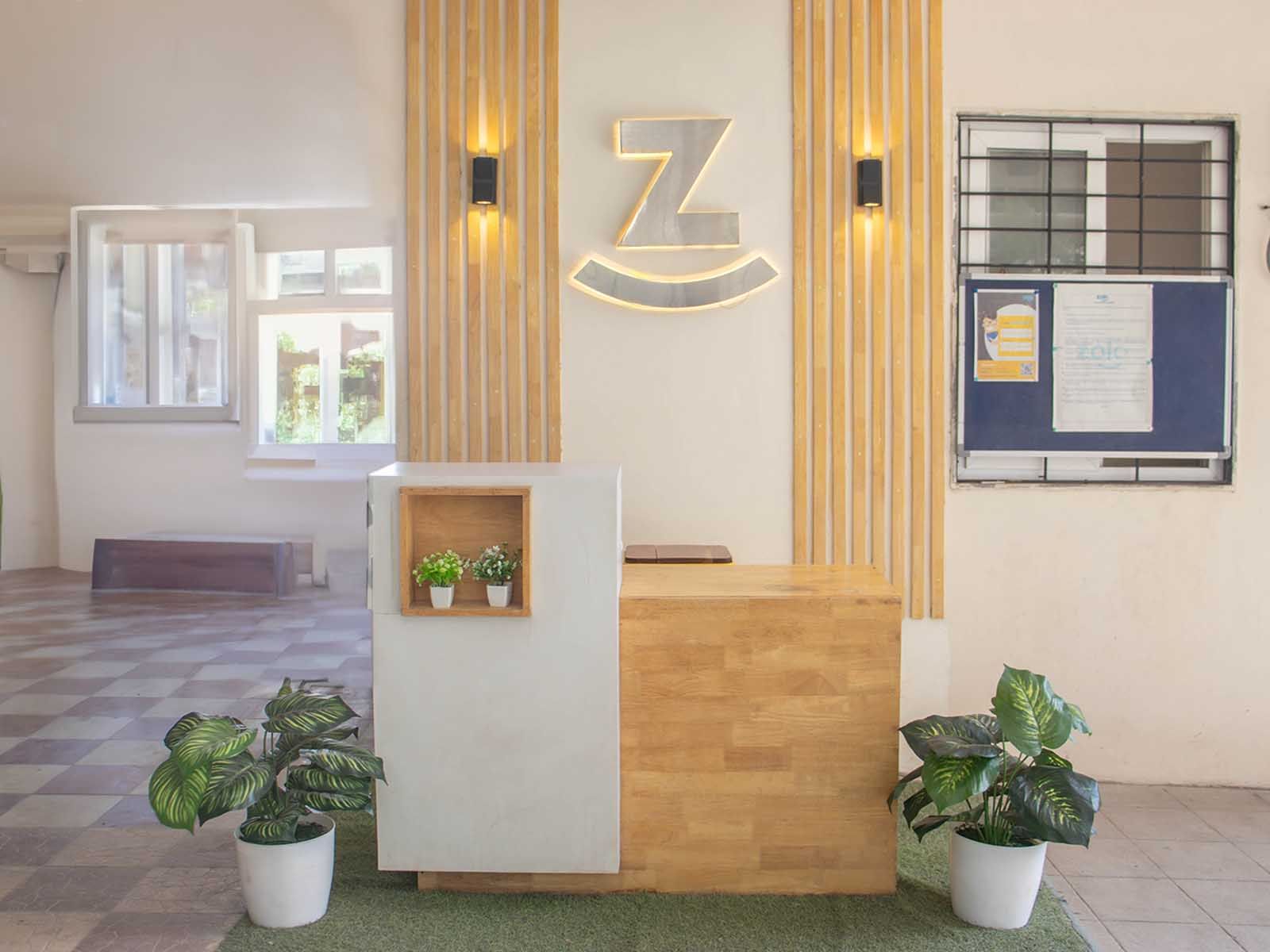 safe and affordable hostels for couple students with 24/7 security and CCTV surveillance-Zolo Lakeview