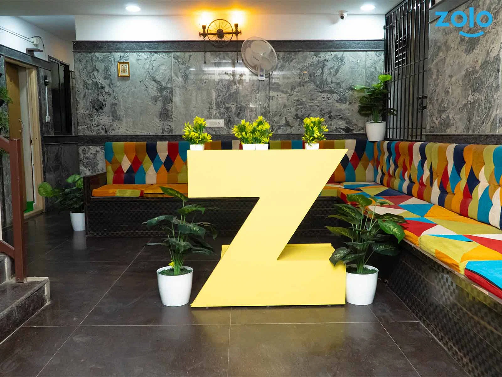 luxury pg rooms for working professionals couple with private bathrooms in Bangalore-Zolo Highstreet B