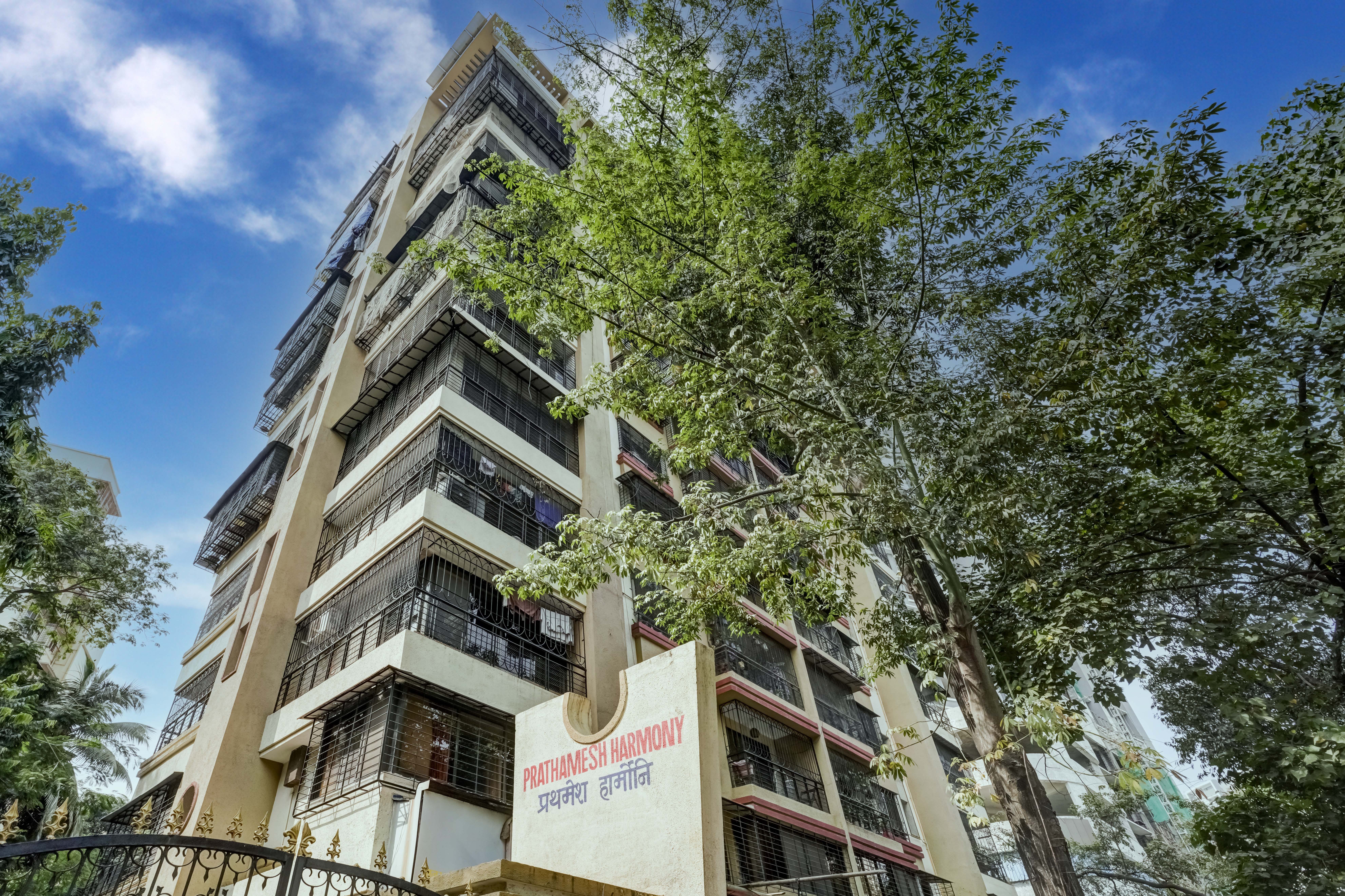 budget-friendly PGs and hostels for men with single rooms with daily hopusekeeping-Zolo Prathamesh