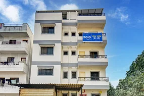 safe and affordable hostels for women students with 24/7 security and CCTV surveillance-Zolo Hill View