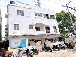 luxury pg rooms for working professionals gents with private bathrooms in Coimbatore-Zolo Mainstreet