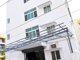 luxury PG accommodations with modern Wi-Fi, AC, and TV in Avarampalayam-Coimbatore-Zolo Gama
