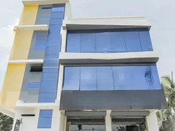 luxury pg rooms for working professionals gents with private bathrooms in Coimbatore-Zolo Kings