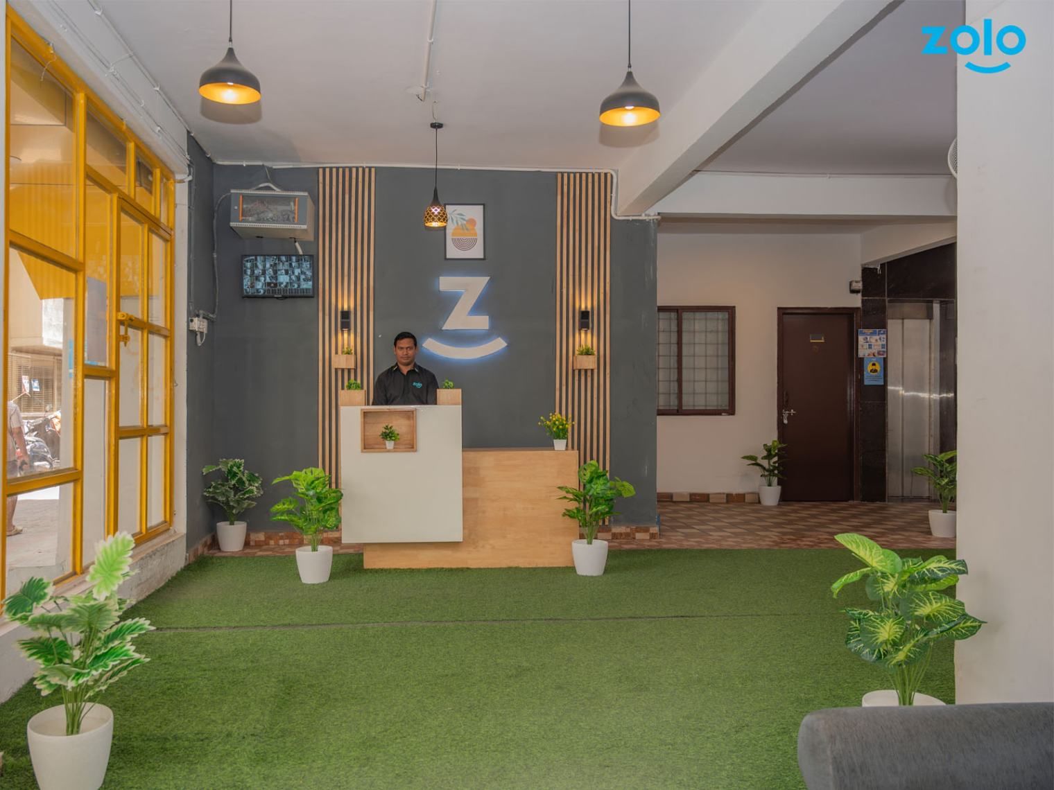 safe and affordable hostels for couple students with 24/7 security and CCTV surveillance-Zolo Davinci