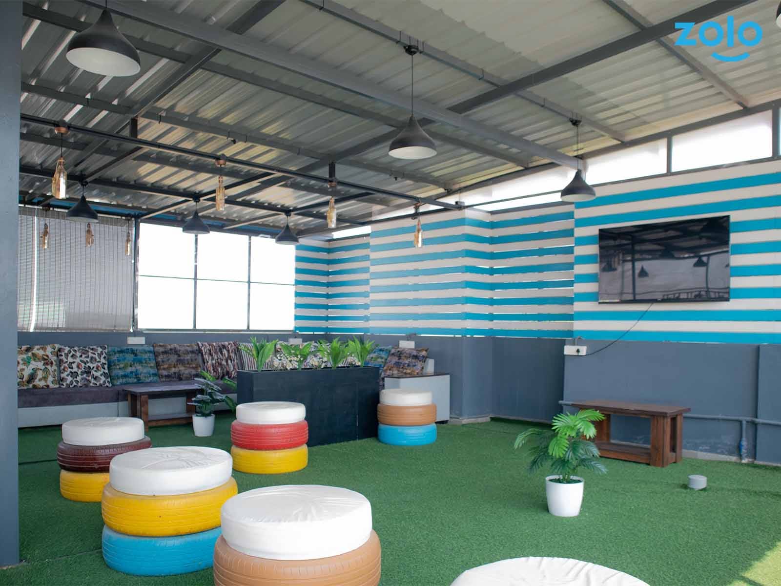 budget-friendly PGs and hostels for men and women with single rooms with daily hopusekeeping-Zolo Amaze